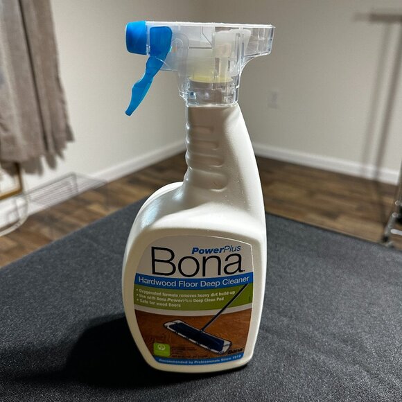 Bona PowerPlus Hardwood Floor Deep Cleaner 32oz | 50% Full - Picture 1 of 3